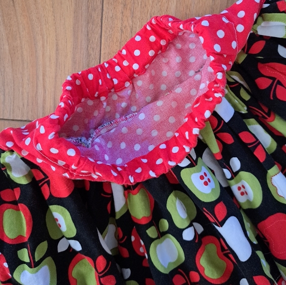 💜 Girls apple print skirt size 4 - Picture 2 of 3